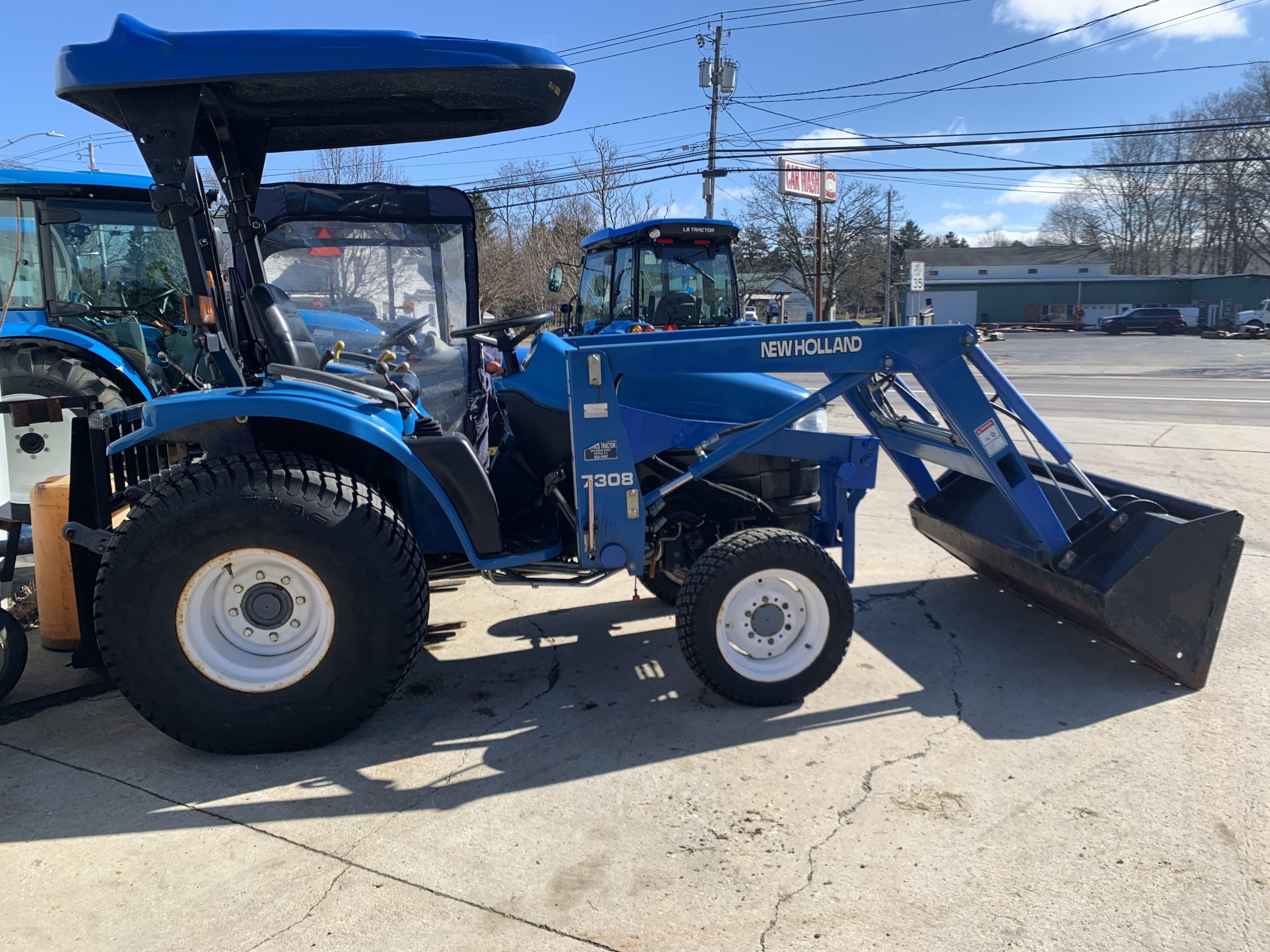Ford New Holland TC29 approx. 888 hours, 4WD, turf tires. Asking 14,500.00 cash